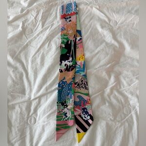 BNWT Hermes “En Liberte” silk twilly in pink and yellow